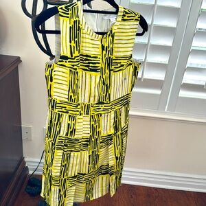 Diane von furstenberg size 8 lined yellow black and white silk and Lycra dress